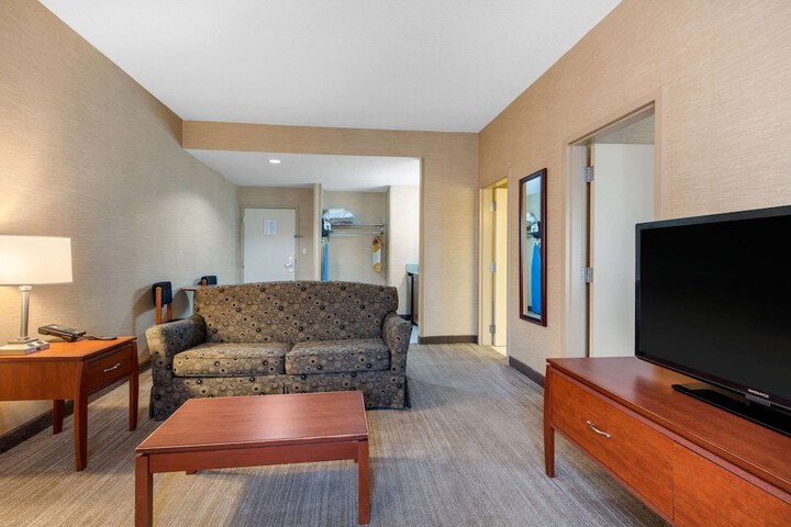 Room 22 of 38