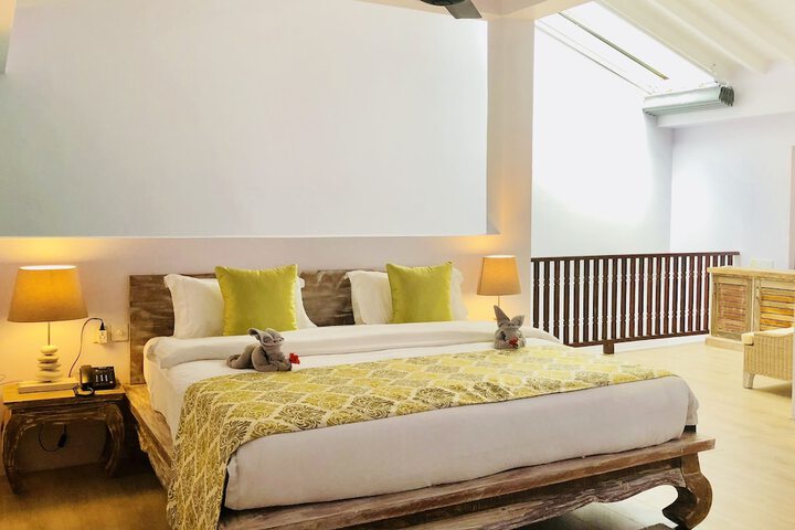 Room 5 of 89