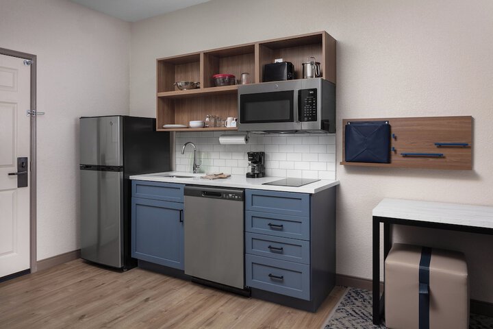 Room 9 of 36