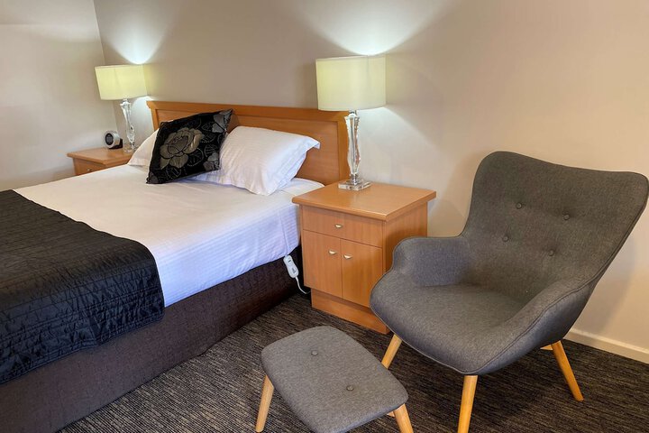 Room 34 of 106