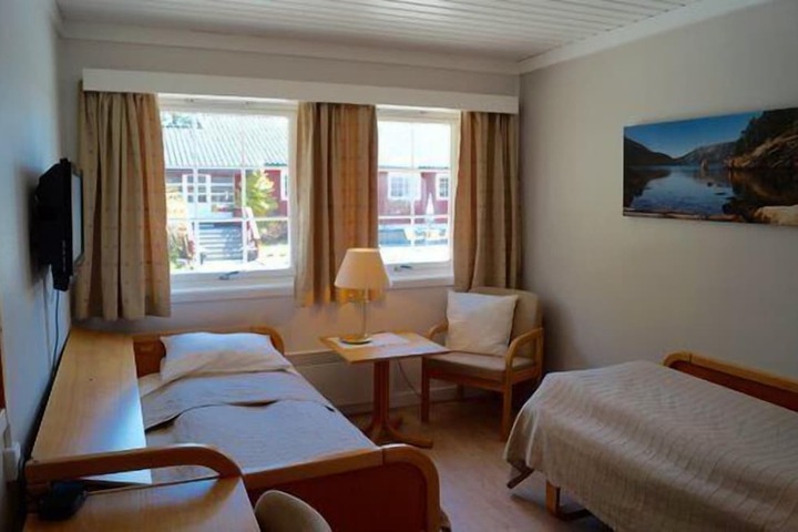 Room 9 of 35