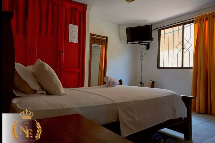 Room 5 of 33