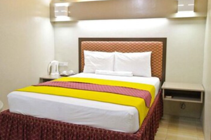 Room 3 of 8