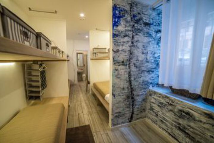 Room 8 of 23