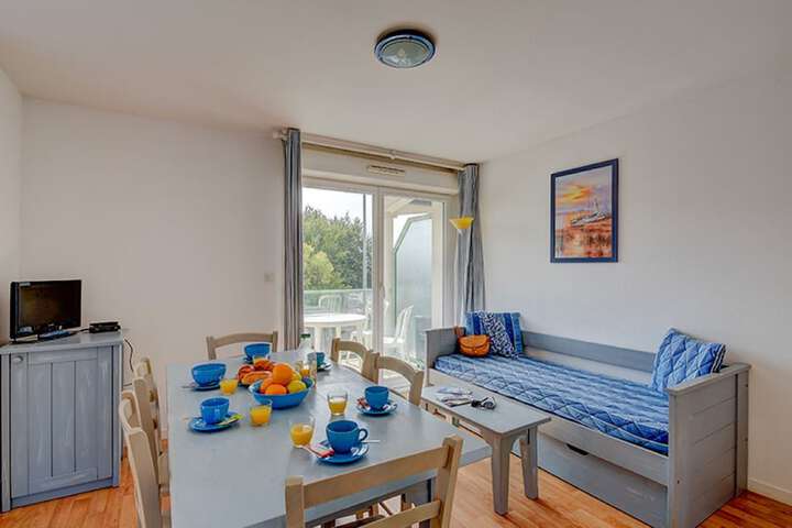 Room 9 of 25