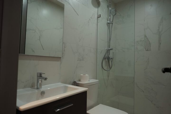 Room 14 of 22