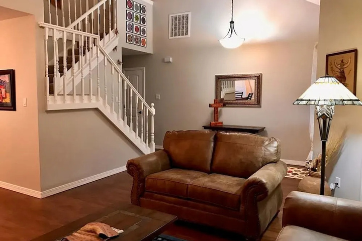Room 10 of 19