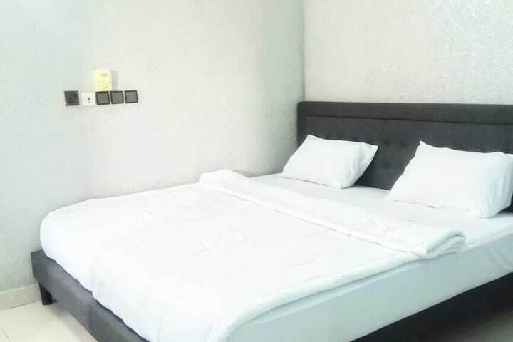 Room 4 of 44