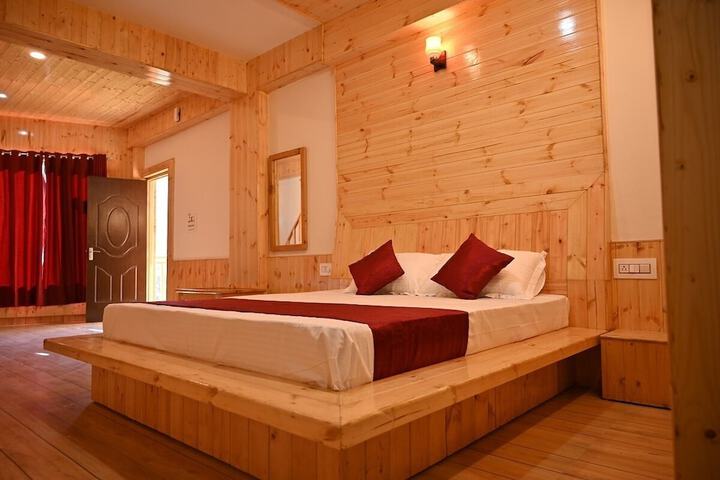 Room 9 of 23