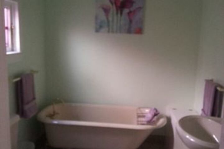 Room 8 of 165