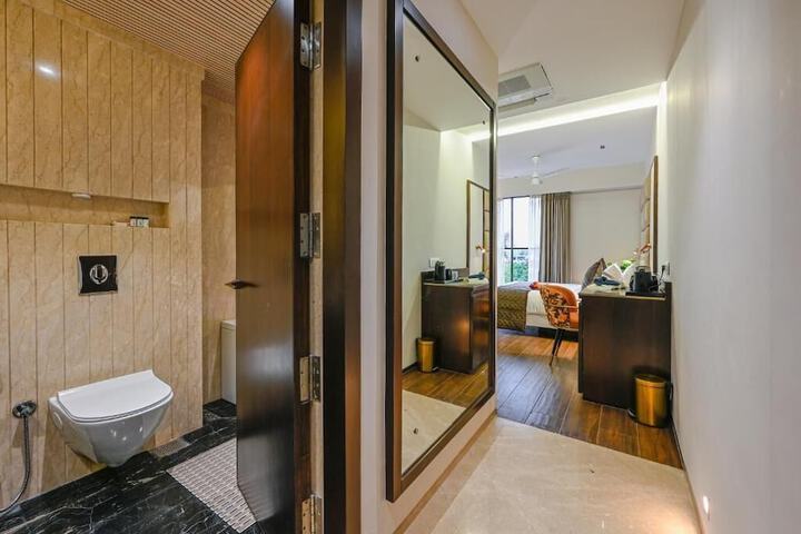 Room 21 of 27