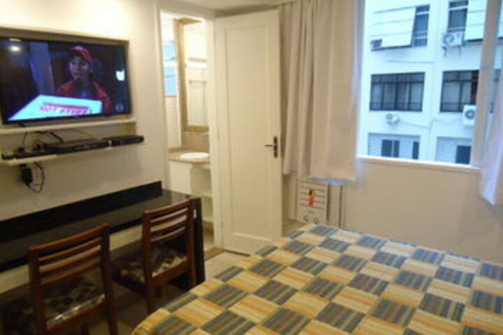 Room 11 of 14