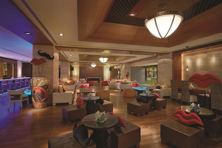 Lounge 105 of 125