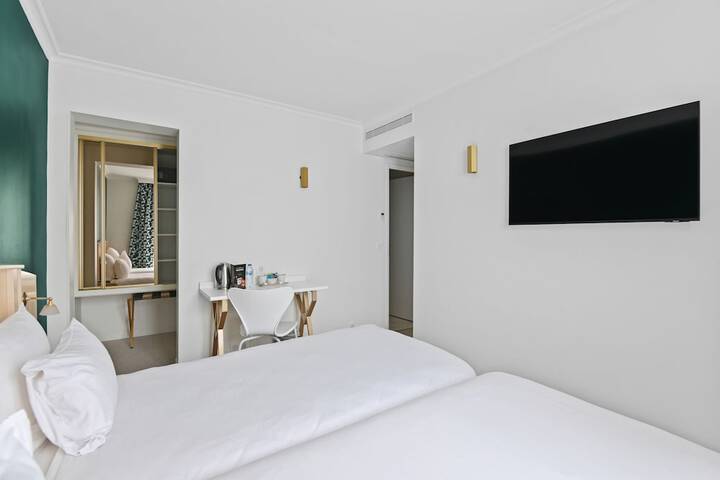 Room 26 of 66