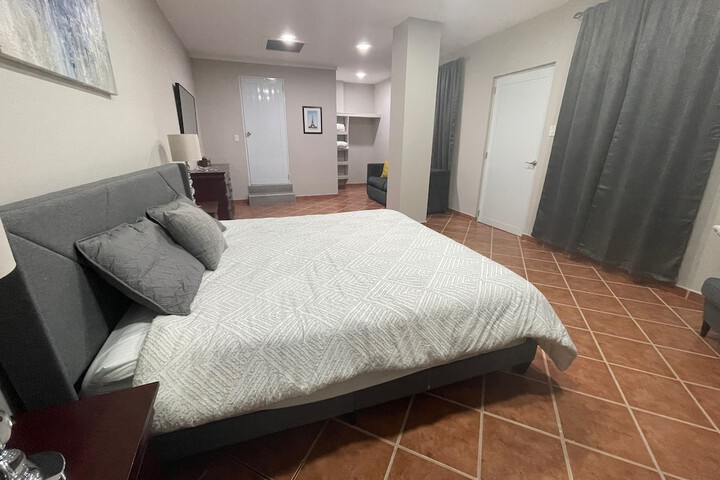 Room 7 of 25