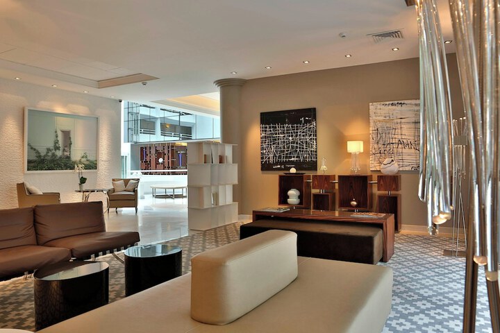 Entrance & Lobby