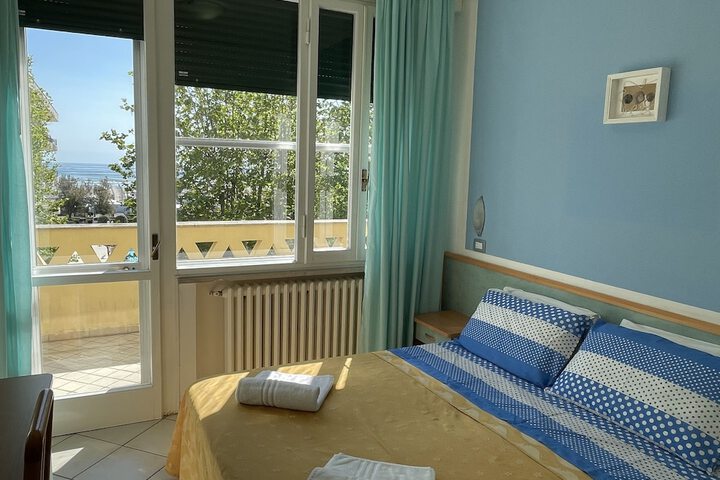 Room 13 of 41