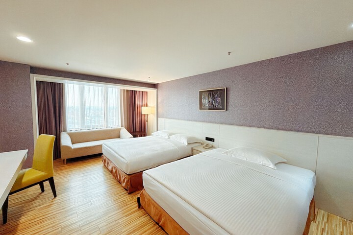 Room 37 of 69