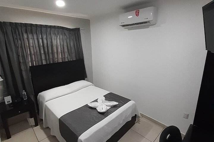 Room 10 of 36