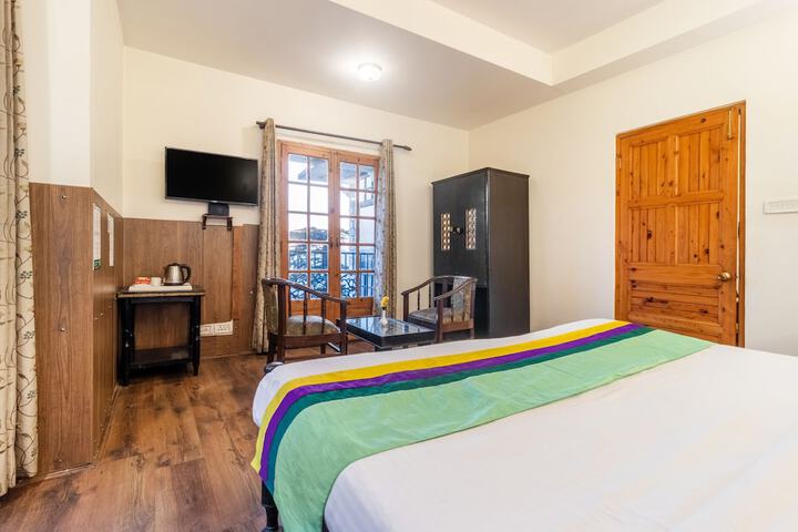 Room 10 of 42