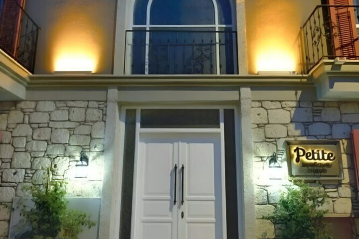 Hotel 11 of 11