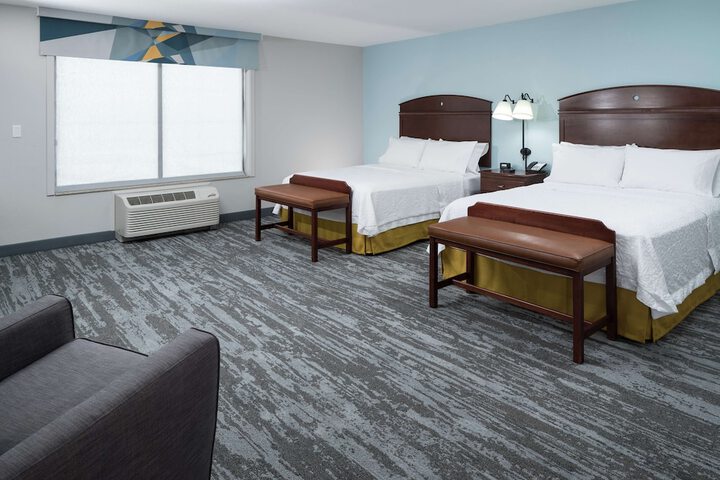 2 Queen Beds (1 of 14)