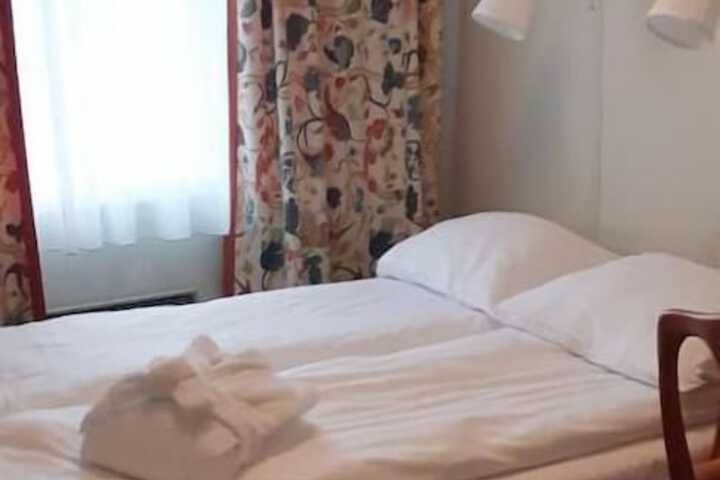 Room 19 of 74