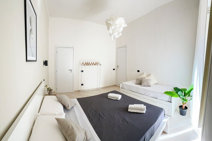 Room 25 of 86