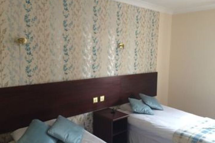 Room 17 of 27