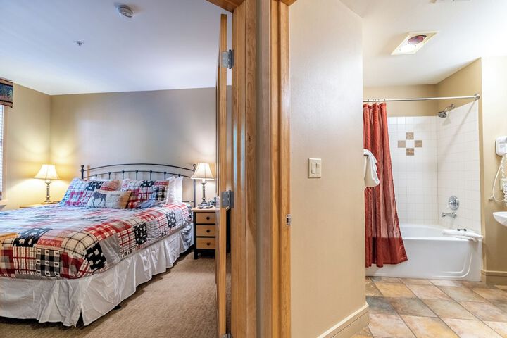 Hotel 8 of 64