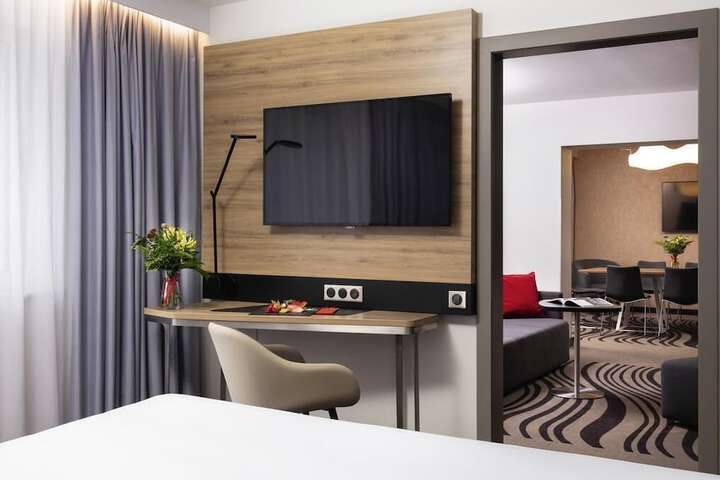 Room 35 of 100