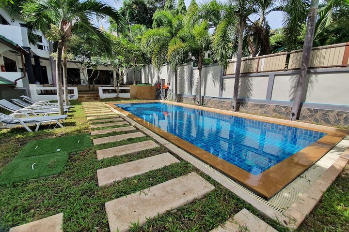 Hotel Pool