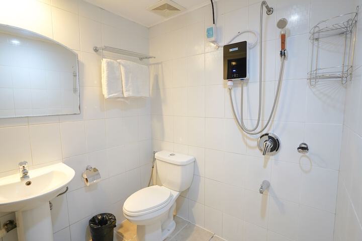 Room 9 of 27