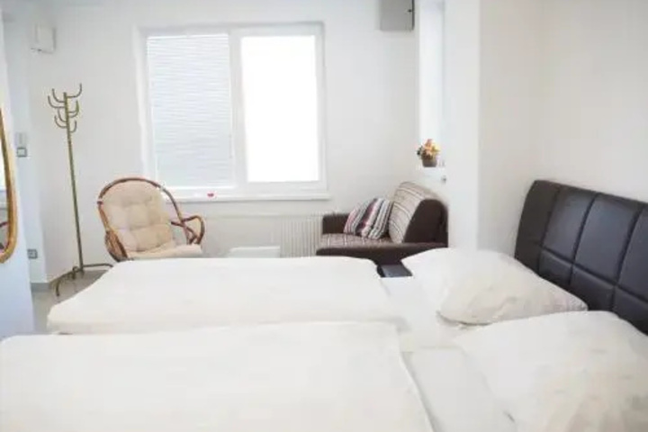 Room 3 of 12