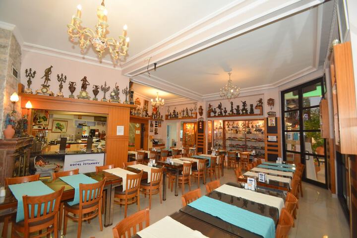 Dining 74 of 110
