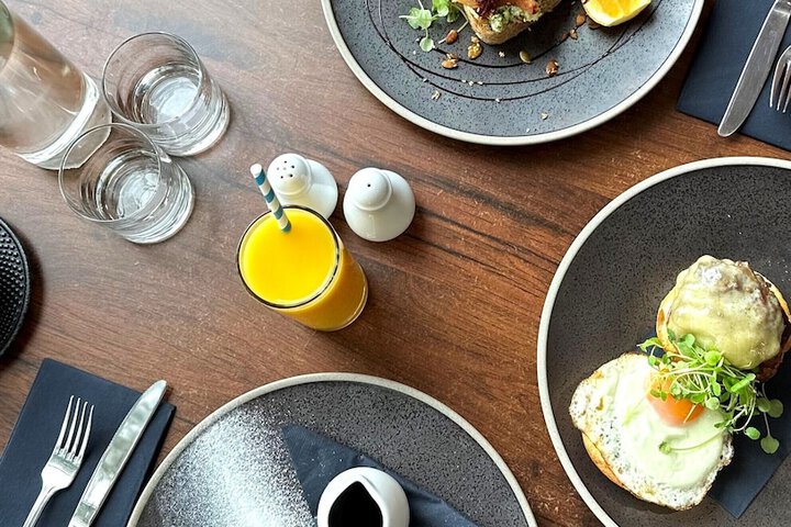 Breakfast/Coffee Service 102 of 115
