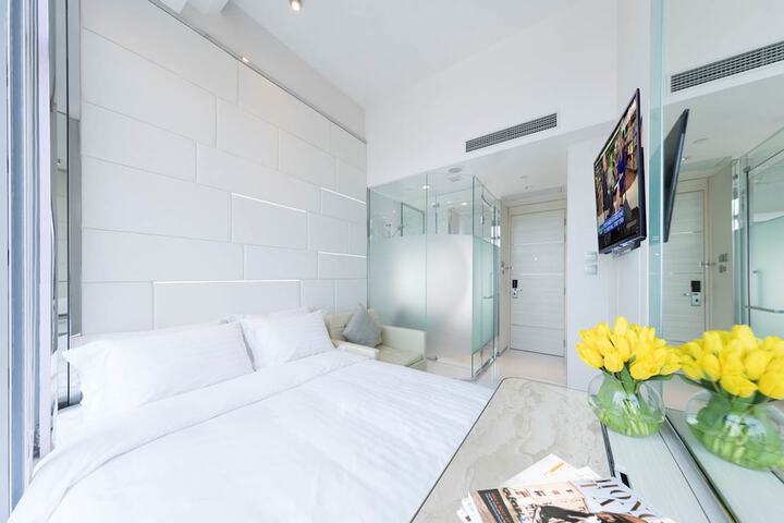 Room 8 of 26