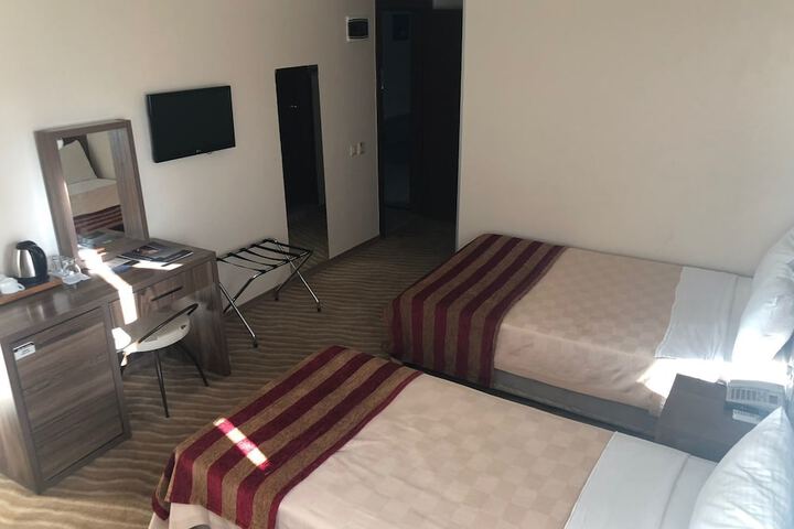 Room 9 of 44