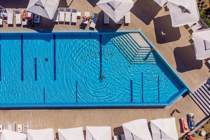 Pool 11 of 24