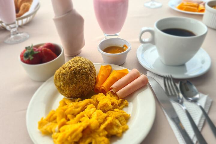 Breakfast/Coffee Service 23 of 26