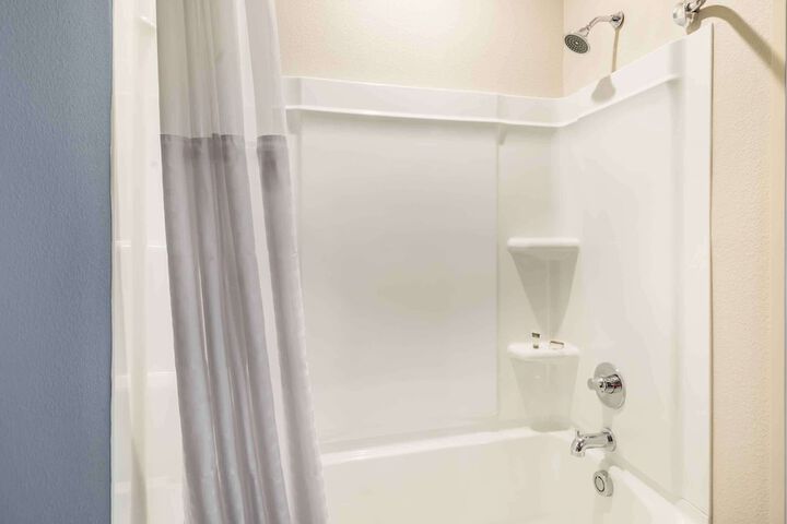 Standard Studio 1 Queen Bed (9 of 26)