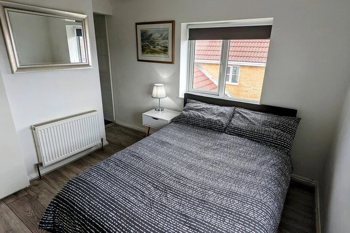 Room 2 of 2