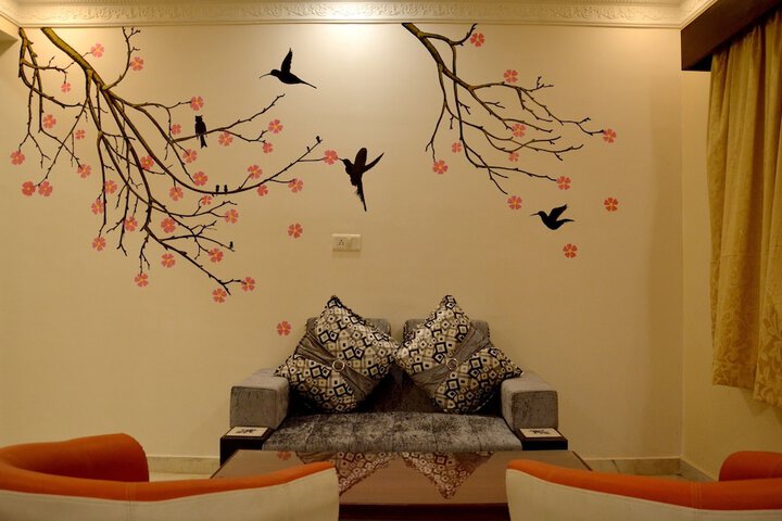 Room 3 of 32