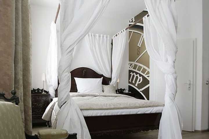 Room 4 of 39
