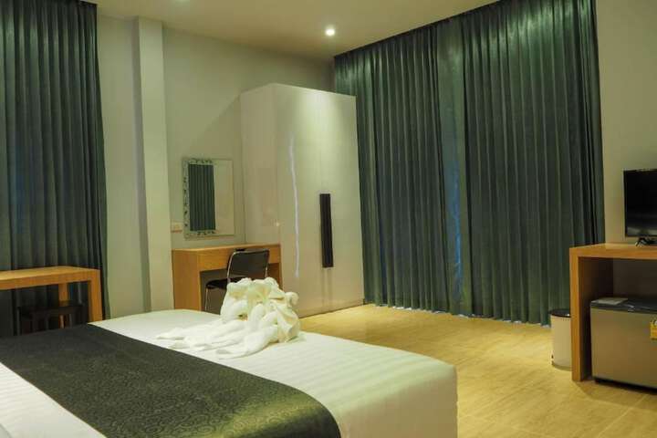 Room 4 of 50