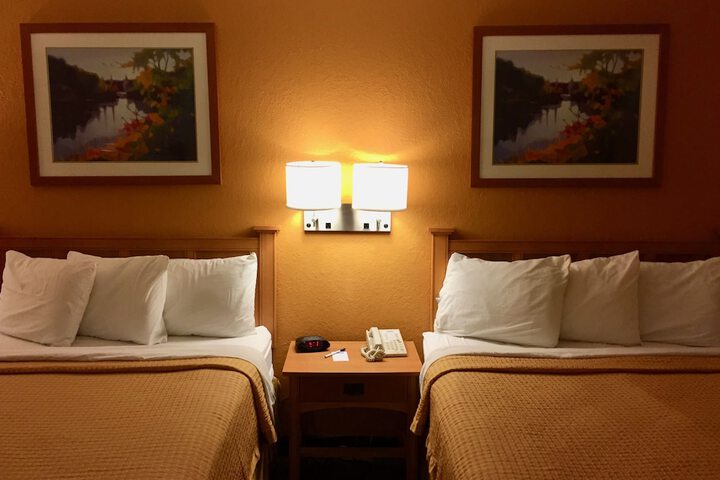 1 King Bed (17 of 18)