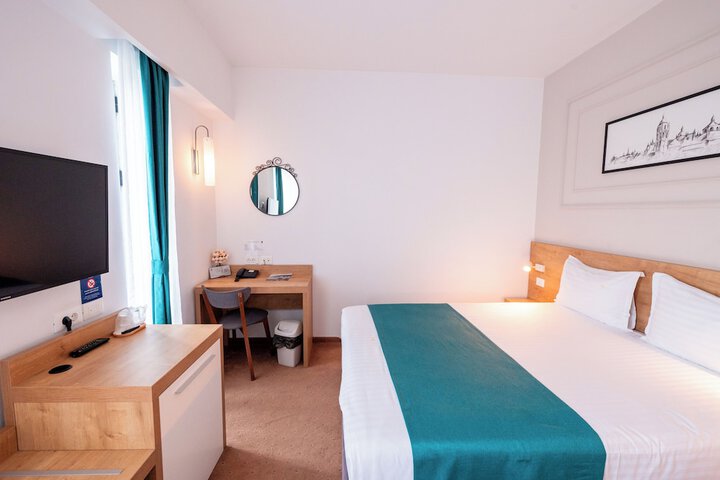 Room 34 of 74