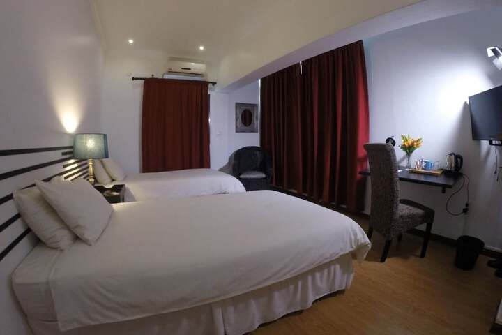 Room 6 of 19