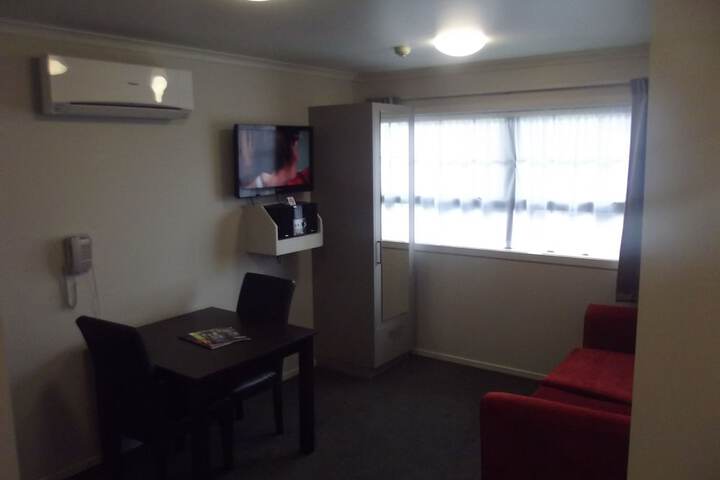 Room 3 of 55