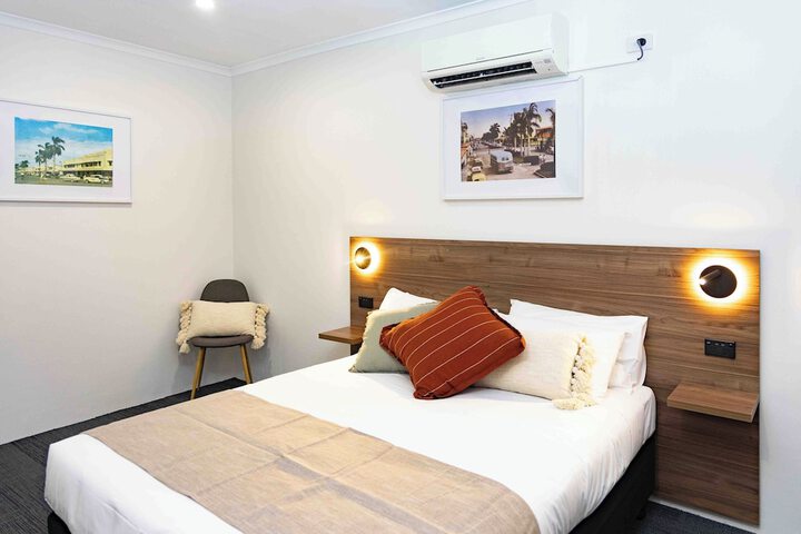 Room 5 of 40
